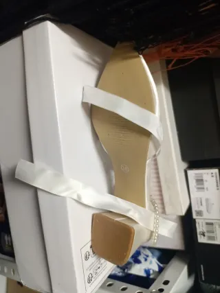 Tacones beige elegantes talla 38