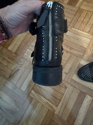 Botines piel negros tachas hebillas 40