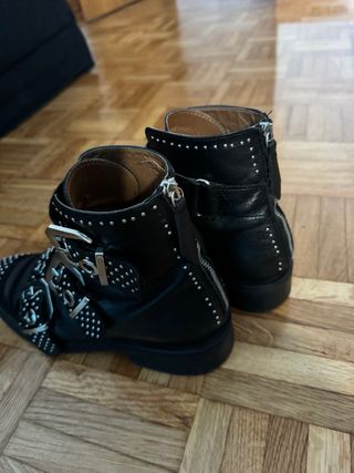 Botines piel negros tachas hebillas 40