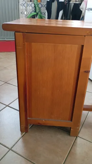 Scrivania con cassettiera in legno massello