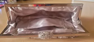 Bolso de fiesta plateado con cadena