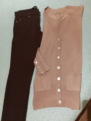 PANTALON PITILLO ZARA Y CHAQUETA PUNTO