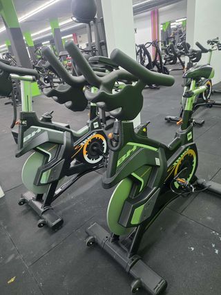 MAQUINARIA DE GIMNASIO