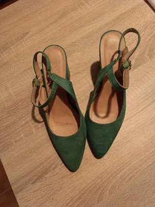 Zapatos verdes de tacón para mujer
