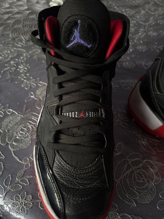 Jordan Zapatillas Negras y Rojas