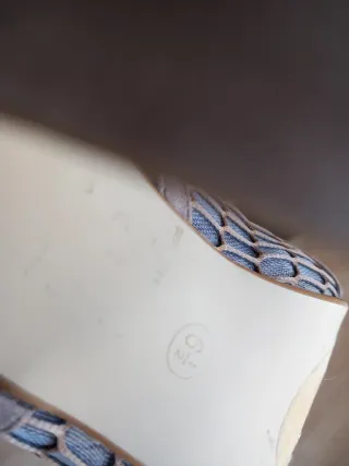 Sandalias de tacón beige con malla talla37