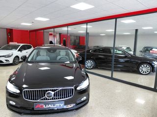 Volvo S90 momentum Pro-Auto de 197cv, etiqueta ECO