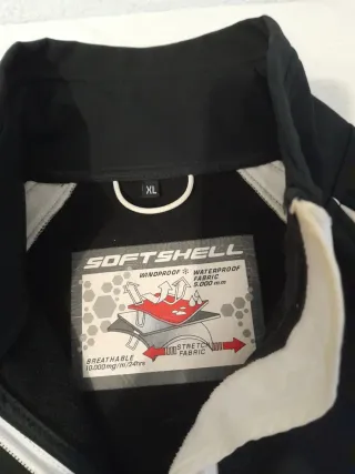 Chaqueta Softshell Hombre XL Negra y Blanca