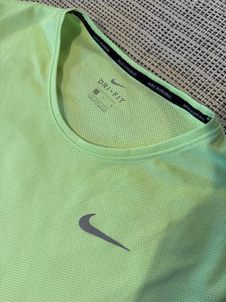 Camiseta Nike Running Verde Talla S