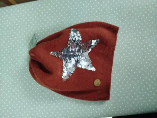 Gorro niña con estrella lentejuelas