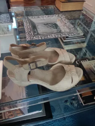 Sandalias ante beige talla 40
