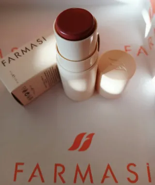 Rubor cremoso en barra Farmasi