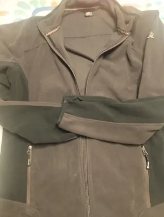 Forro polar hombre negro