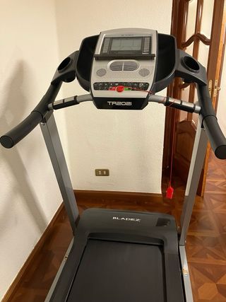 Cinta de correr profesional Bladez TR202i .