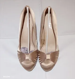 Zapatos de fiesta tacón aguja beige dorados 36/37