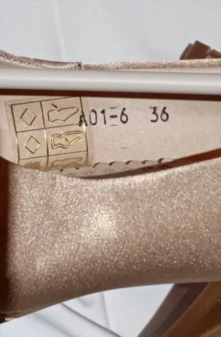 Zapatos de fiesta tacón aguja beige dorados 36/37