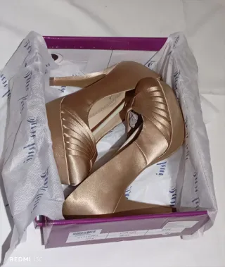 Zapatos de fiesta tacón aguja beige dorados 36/37