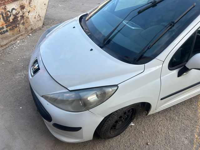 Paragolpes delantero Peugeot 207
