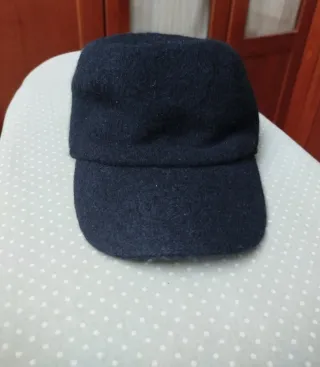 Gorra de lana negra