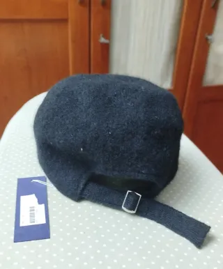Gorra de lana negra