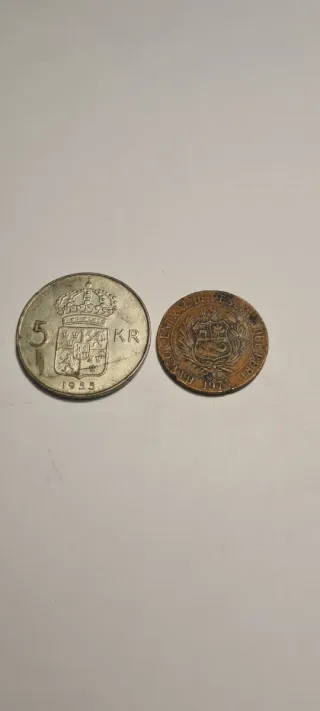 Lote 2 monedas: 5 Coronas + 1 Sol 1973