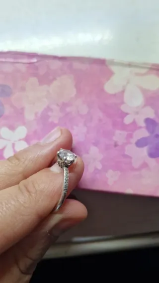 Anello Pandora Argento con diamantino