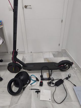 Patinete Eléctrico Xiaomi Pro 2 + Accesorios