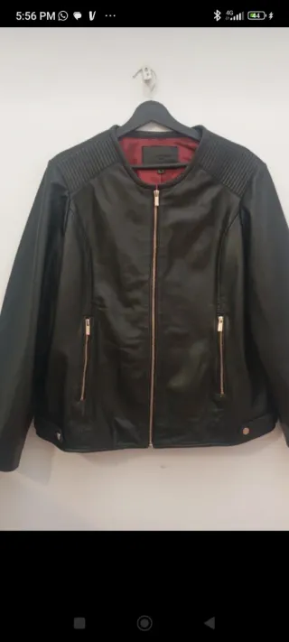 Chaqueta Negra Bomber