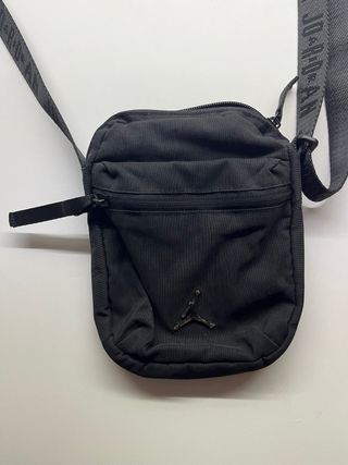 Riñonera Jordan Negra