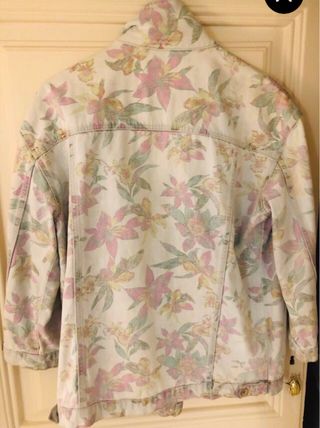 Chaqueta vaquera denim Zara flores