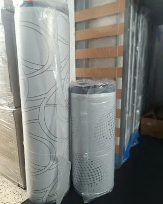 Materassi arrotolati pronti per trasporto o stoccaggio