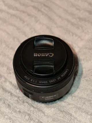 CÁMARA REFLEX CANON EOS 750D