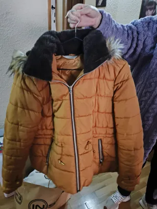 Abrigo acolchado mostaza XL