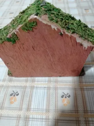 Presepe in legno con statuine