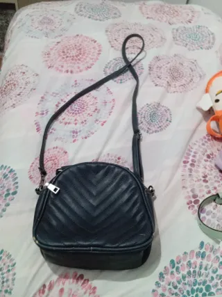Bolso negro acolchado