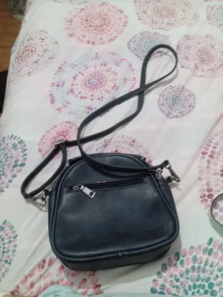 Bolso negro acolchado