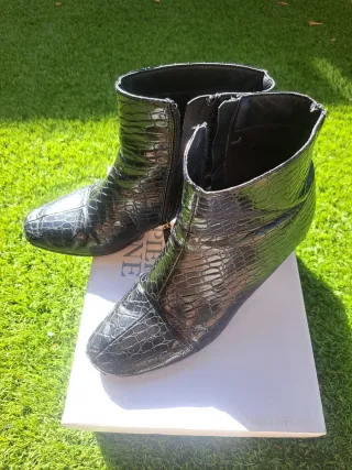 Botines Sfera efecto piel de serpiente