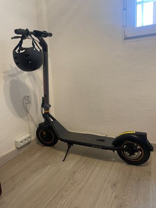 Patinete Eléctrico Scooter Cecotec (Incluye casco)