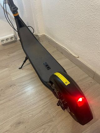 Patinete Eléctrico Scooter Cecotec (Incluye casco)