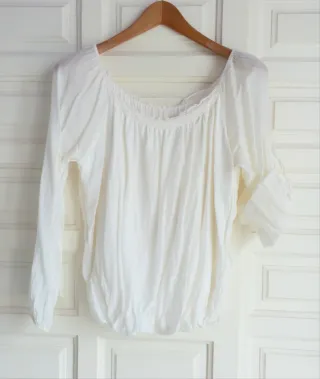Blusa blanca escote Bardot Nueva