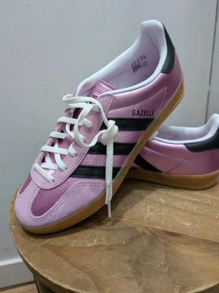 Zapatillas Adidas Gazelle Rosa y Negro