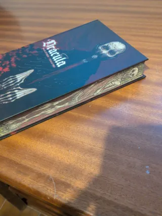 Drácula ilustrado por Tomás Hijo.