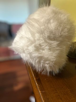 Cappello finta pelliccia bianco