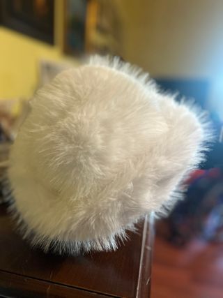 Cappello finta pelliccia bianco