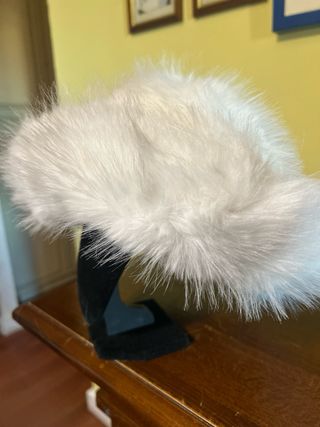 Cappello finta pelliccia bianco