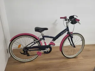 Bicicleta infantil Btwin blu e rosa