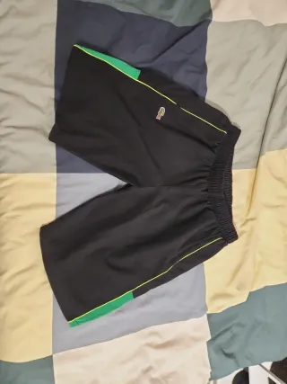Pantalón corto Lacoste negro y verde