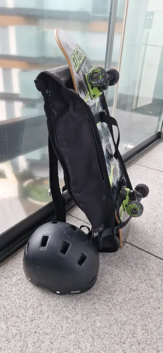 Skate Oxelo con mochila y casco