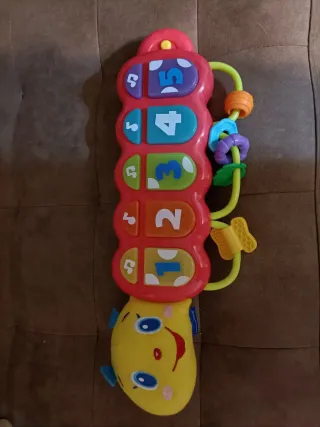 Juguete "Bebe Vip cien pies musical"