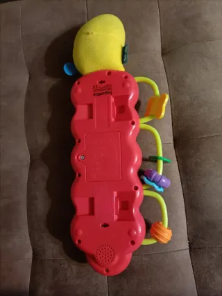 Juguete "Bebe Vip cien pies musical"